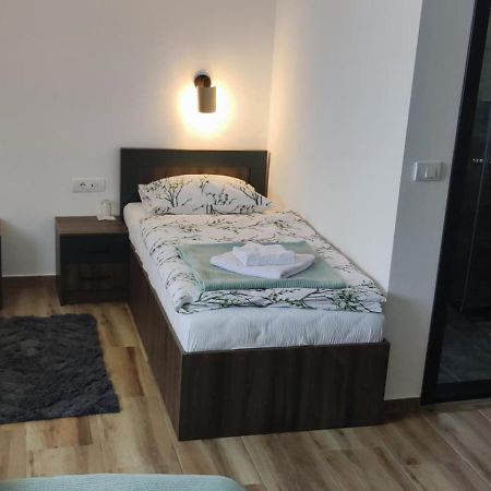Pansion I Restoran ,, Pogled" Hotell Han Pijesak Exteriör bild