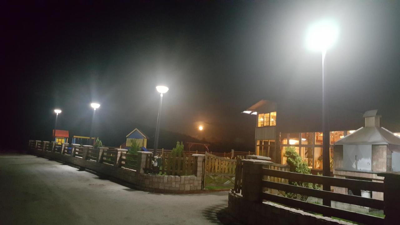 Pansion I Restoran ,, Pogled" Hotell Han Pijesak Exteriör bild