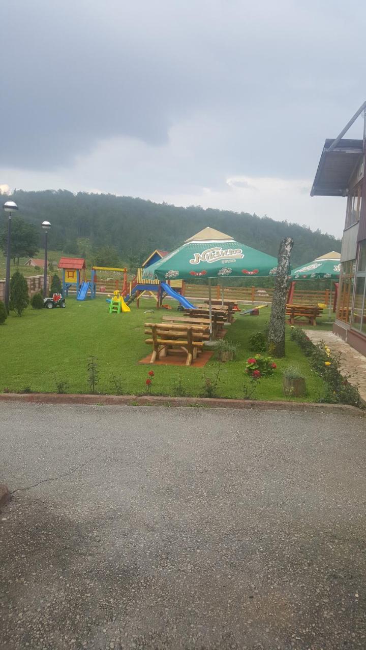 Pansion I Restoran ,, Pogled" Hotell Han Pijesak Exteriör bild