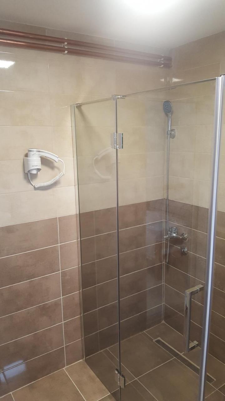 Pansion I Restoran ,, Pogled" Hotell Han Pijesak Exteriör bild