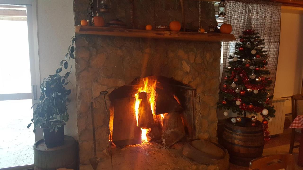 Pansion I Restoran ,, Pogled" Hotell Han Pijesak Exteriör bild