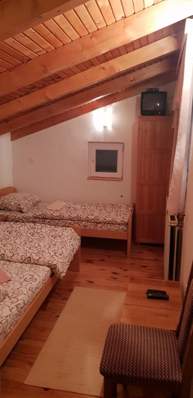 Pansion I Restoran ,, Pogled" Hotell Han Pijesak Exteriör bild